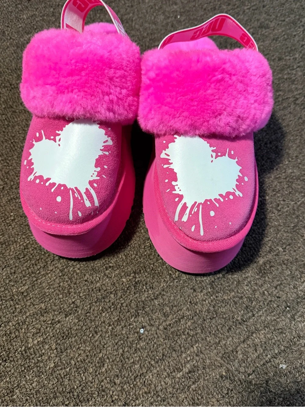 UGG ladies Hot Pink Fluffy Slide Sandals